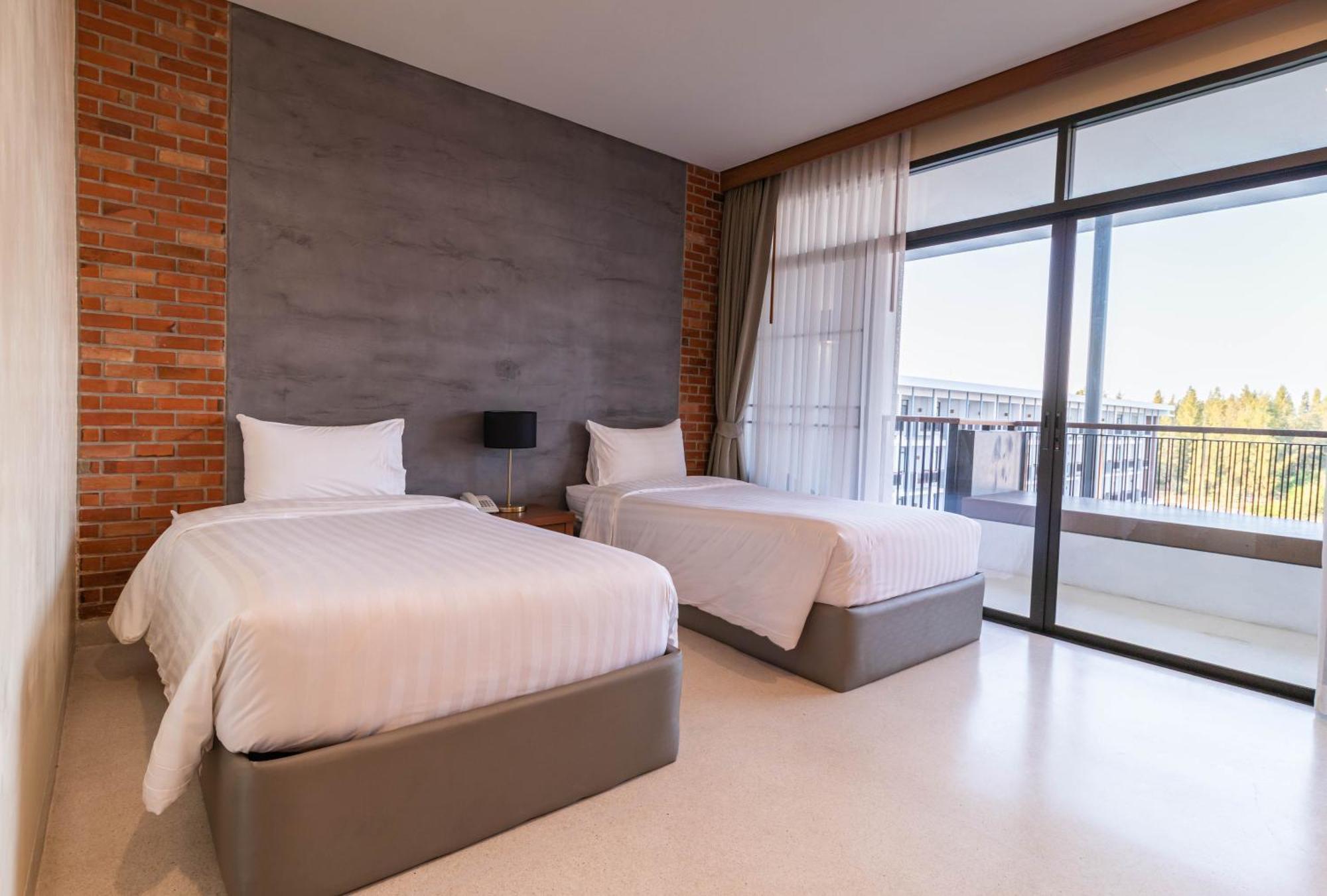 Отель Sea Sun Hua Hin By Jc Kevin & 4*